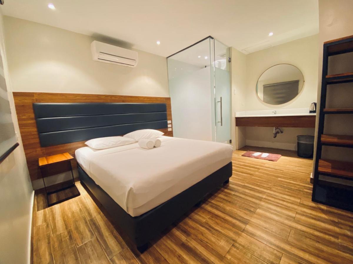 The Hub District Garden Suites Pasay Eksteriør bilde